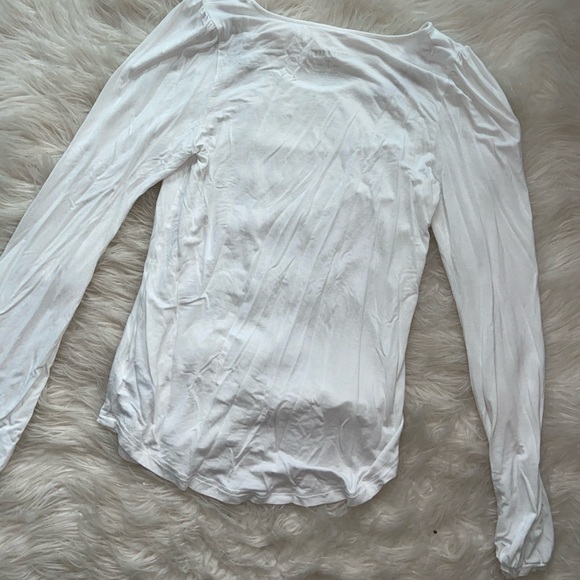 White blouse - Picture 4 of 4
